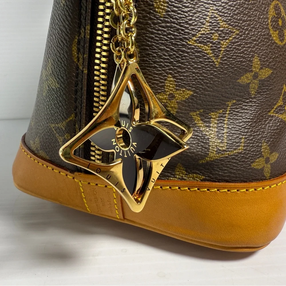 Authentic LV Monogram Alma and Louis Vuitton Keychain. - Picture 2 of 16